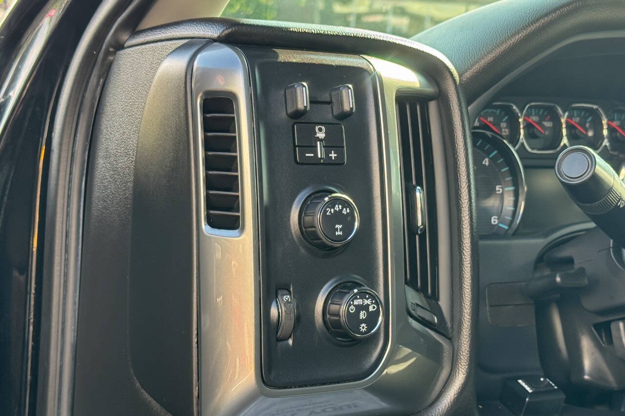 Used 2018 Chevrolet Silverado 2500 LT w/ Midnight Edition AWD/4WD image 24