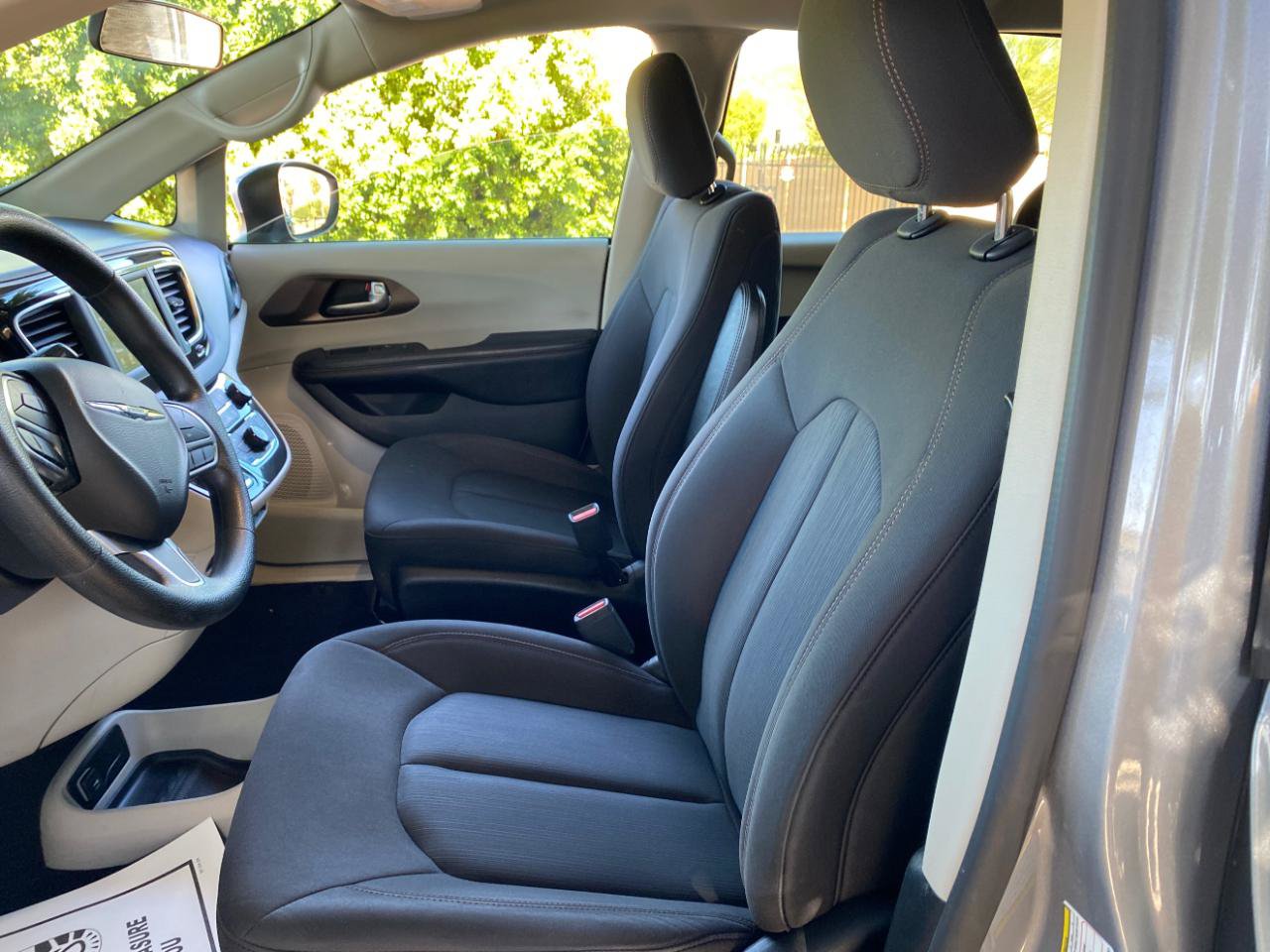 Used 2019 Chrysler Pacifica LX w/ Tire & Wheel Group FWD image 23