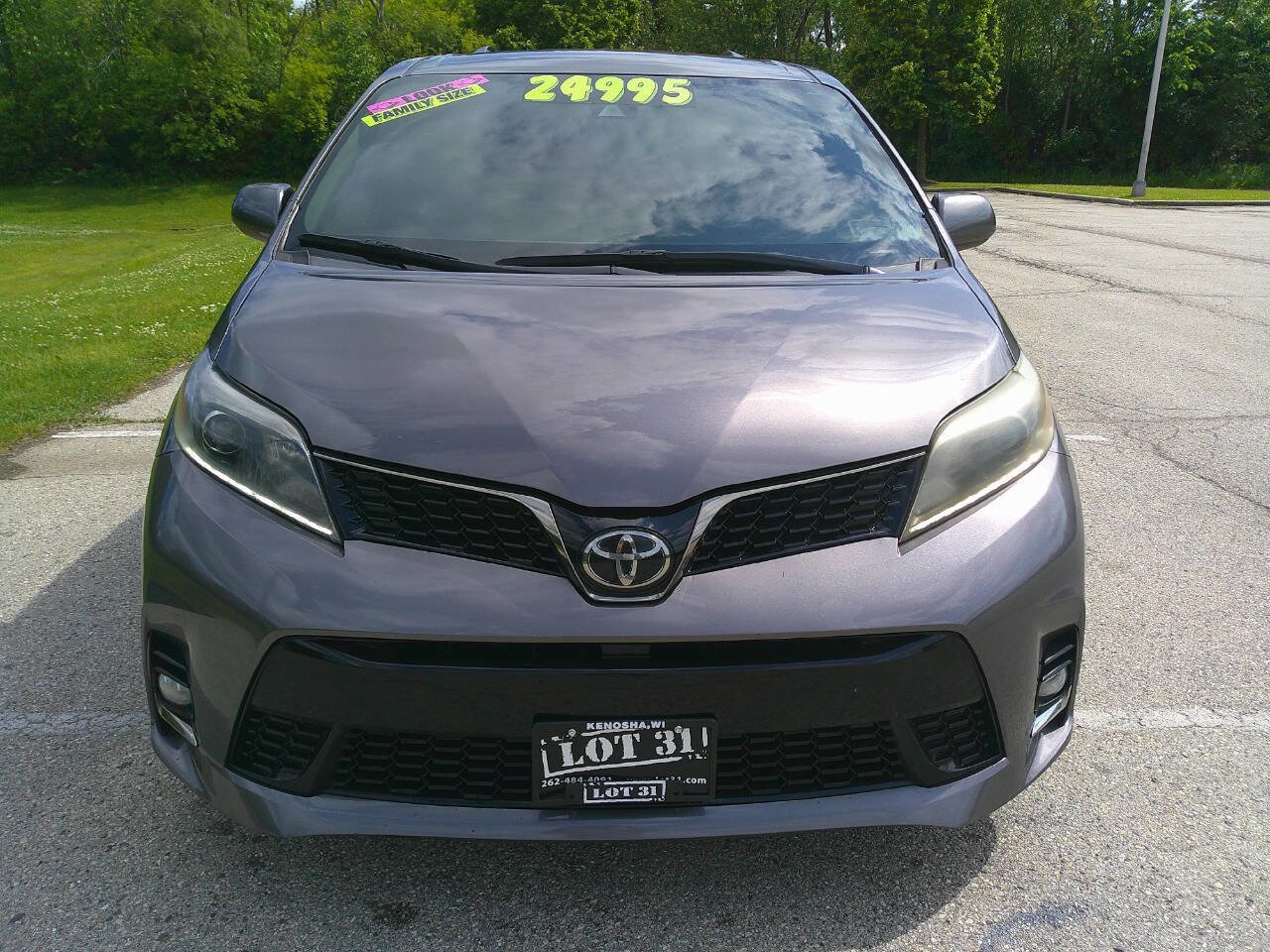 Used 2018 Toyota Sienna SE FWD image 4