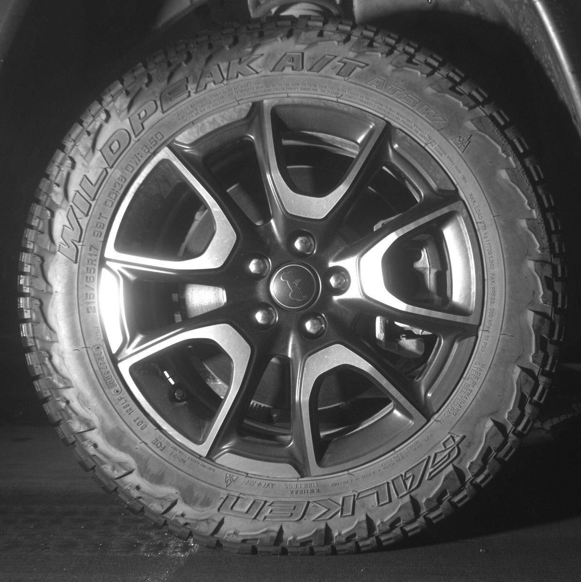 Used 2025 Jeep Compass Trailhawk AWD/4WD image 10