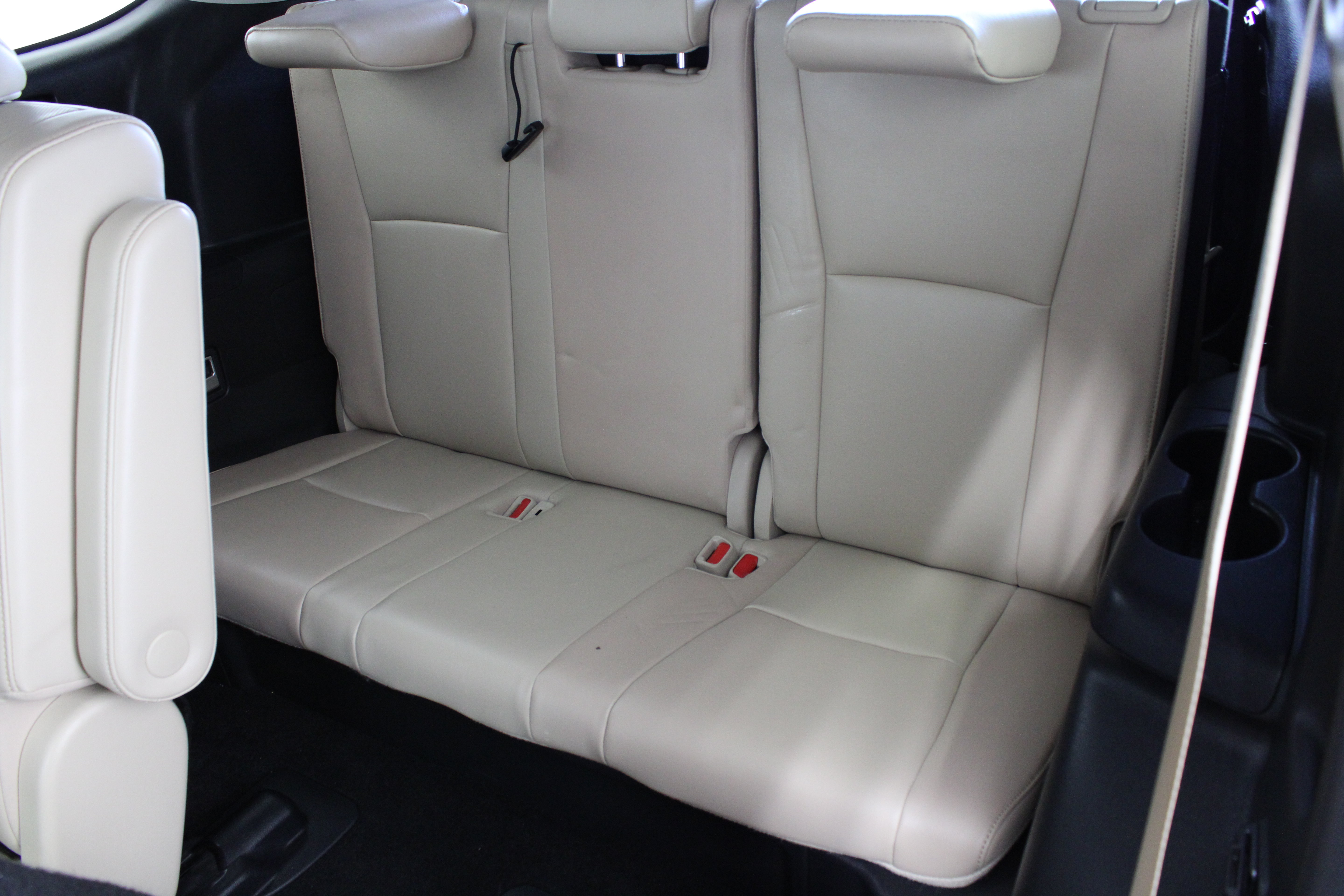 Used 2023 Toyota Highlander Limited FWD image 34