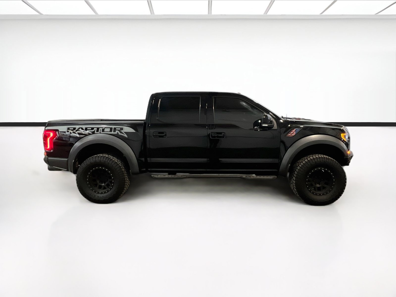 Used 2018 Ford F150 Raptor w/ Equipment Group 802A Luxury AWD/4WD image 25