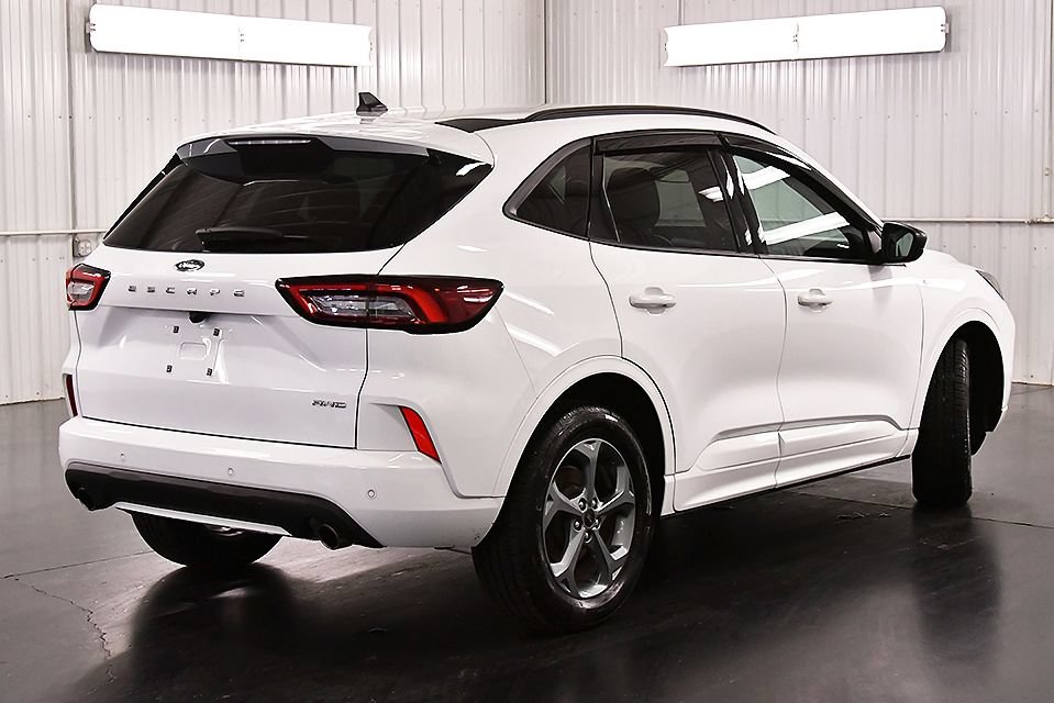 Used 2023 Ford Escape ST-Line AWD/4WD image 7