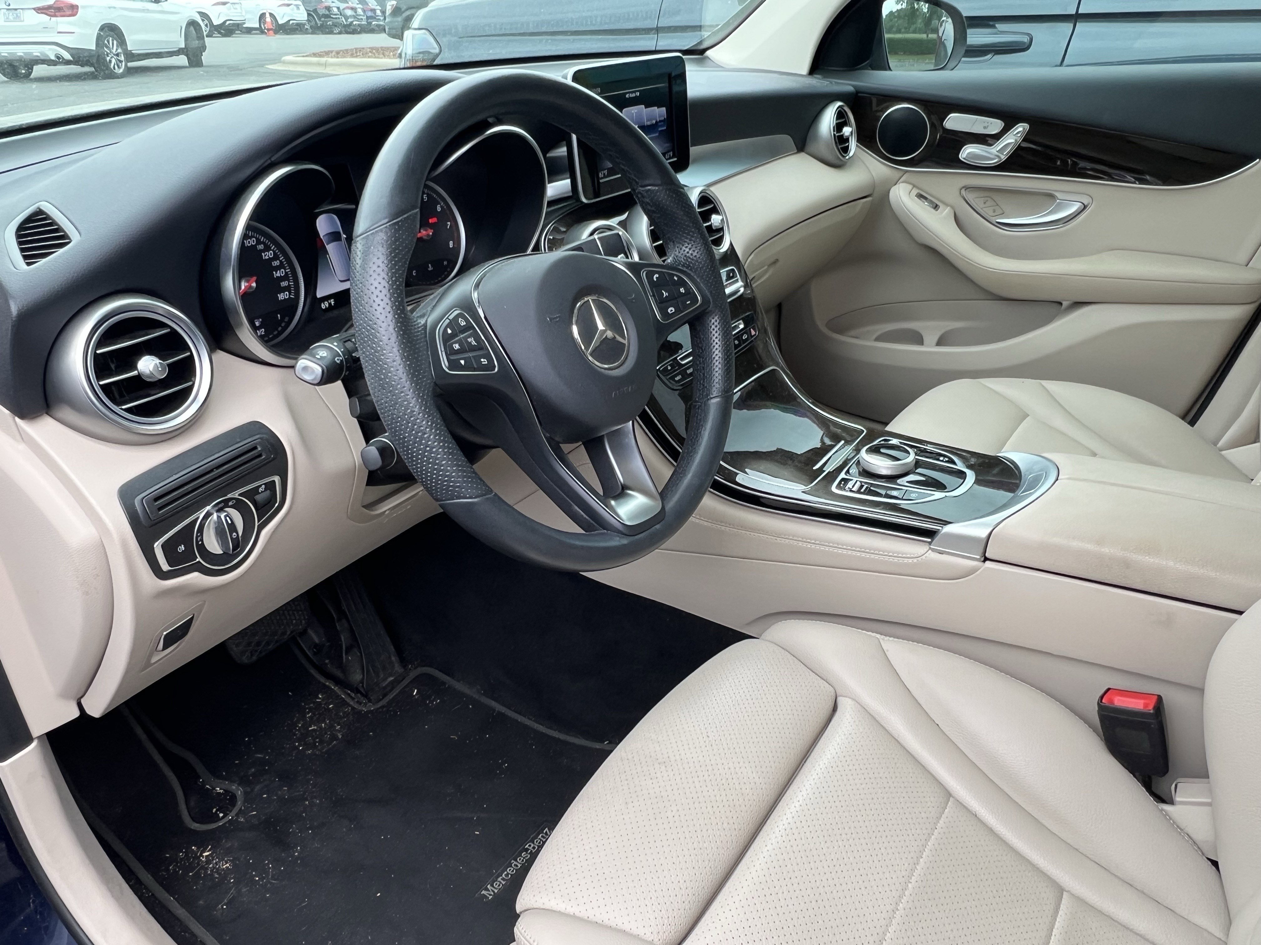 Used 2019 Mercedes-Benz GLC 300 image 17