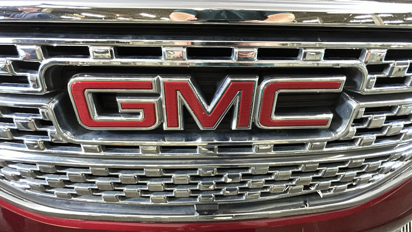 Used 2017 GMC Acadia Denali w/ Technology Package AWD/4WD image 10