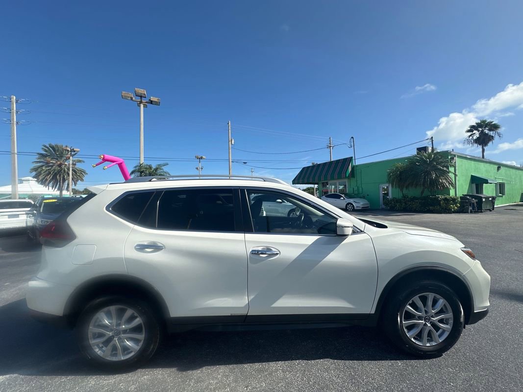 Used 2018 Nissan Rogue SV image 7