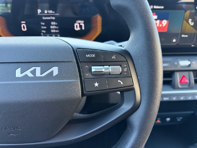 Used 2025 Kia K4 FWD image 17