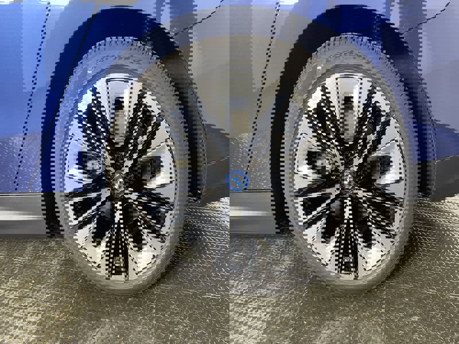 Certified 2024 BMW i5 eDrive40i w/ M Sport Package image 9