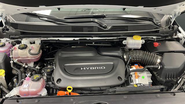 Used 2024 Chrysler Pacifica Limited FWD image 26