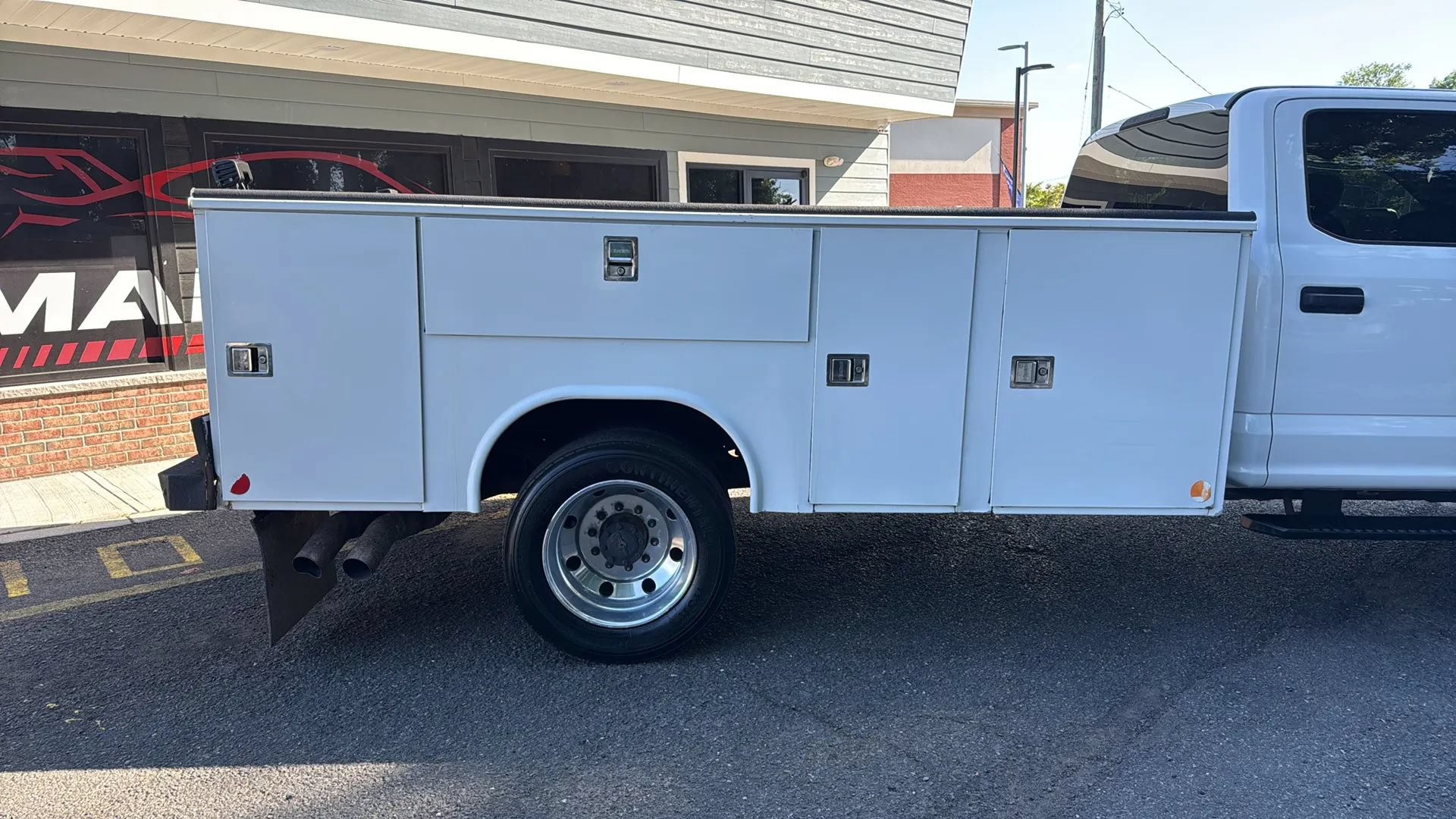 Used 2019 Ford F550 4x4 Crew Cab Super Duty w/ XLT Value Package image 44