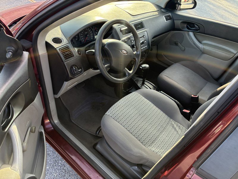 Used 2006 Ford Focus ZX4 Sedan image 7