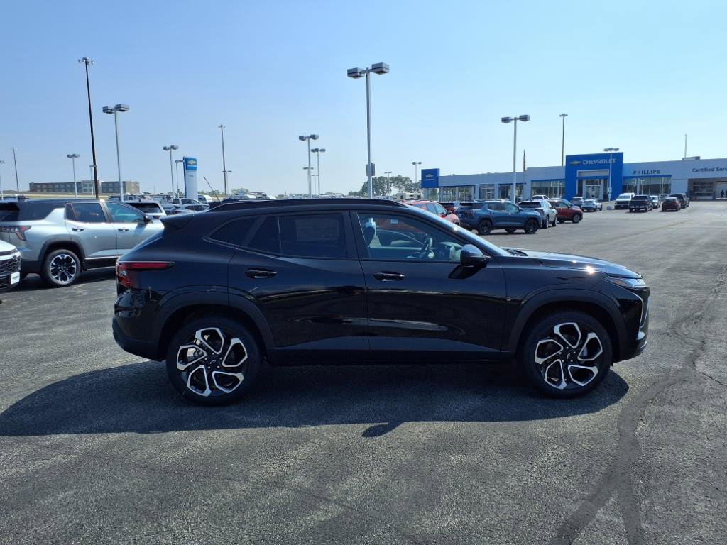 New 2025 Chevrolet Trax RS image 2