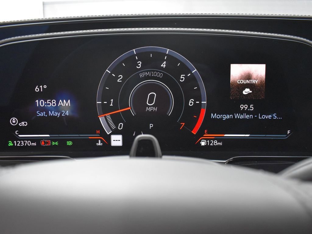 Used 2024 Cadillac Escalade V w/ LPO, ONYX Package image 17