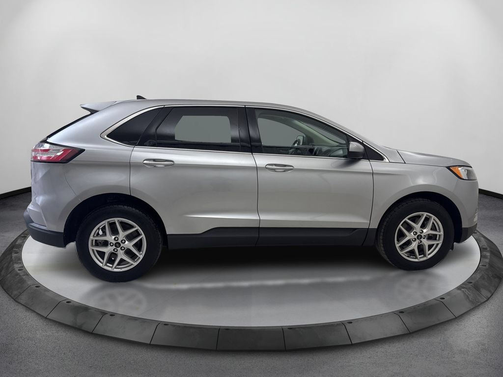 Used 2023 Ford Edge SEL AWD/4WD image 4