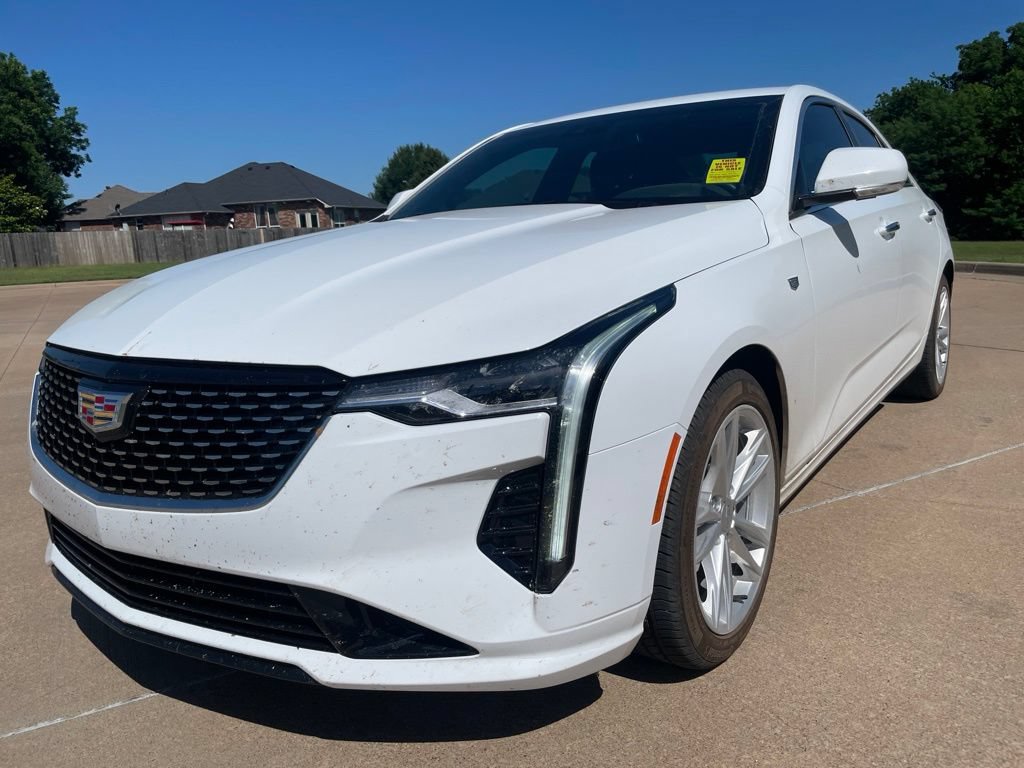 Used 2026 Cadillac CT4 Luxury RWD image 1