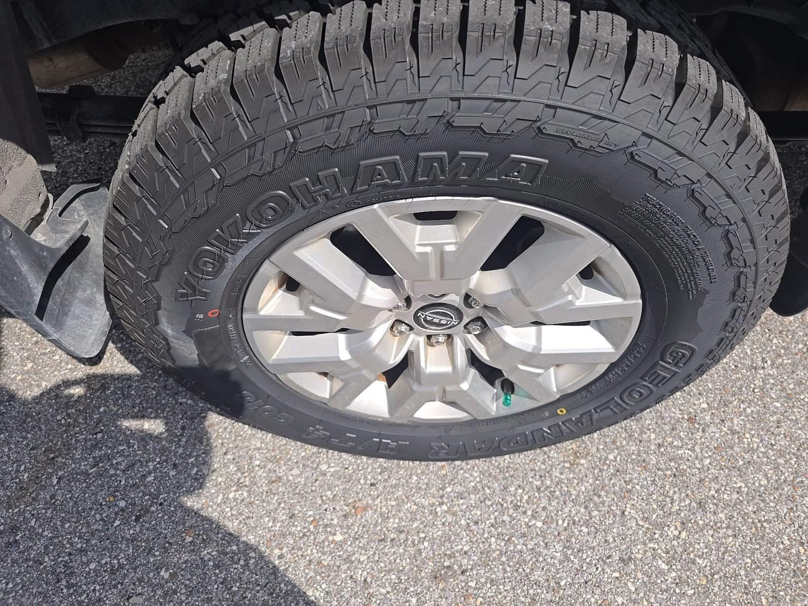 Used 2022 Nissan Frontier SV AWD/4WD image 12