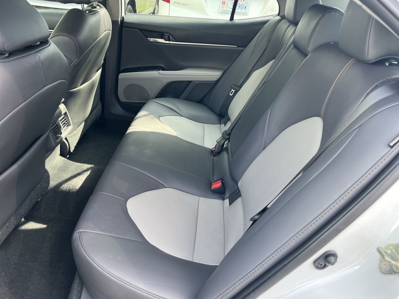 Used 2020 Toyota Camry XLE FWD image 23