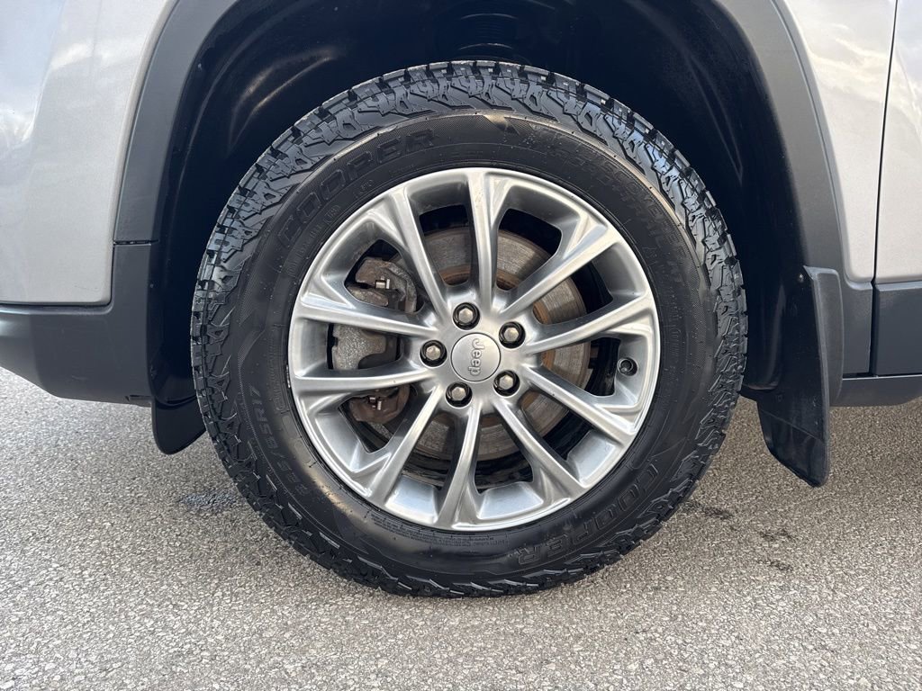 Used 2021 Jeep Cherokee Latitude Lux w/ Comfort/Convenience Group AWD/4WD image 10