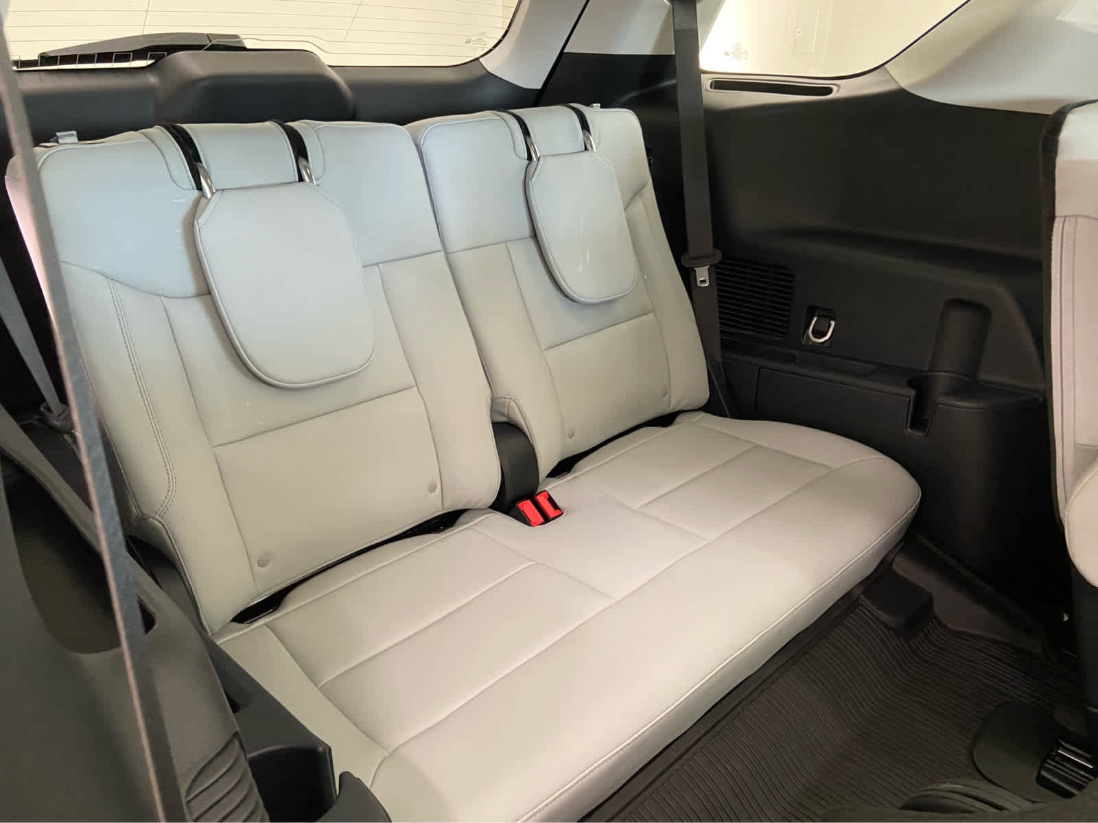 New 2026 Ford Explorer Platinum w/ LUX Leather Package image 15