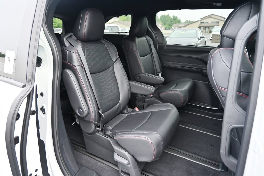 New 2026 Toyota Sienna XSE FWD image 17