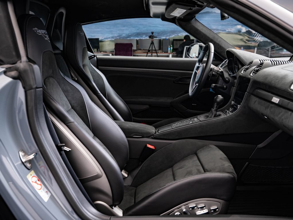 Certified 2024 Porsche 718 Boxster Spyder RS RWD image 30