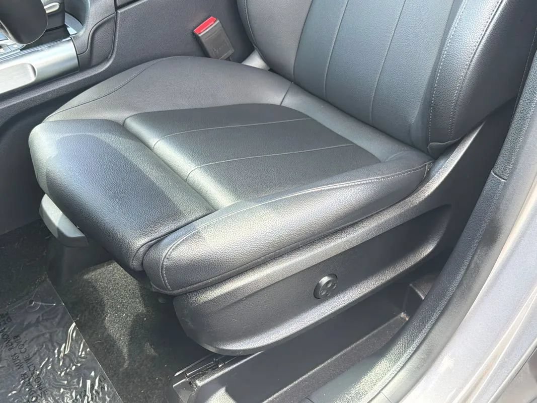 Used 2022 Mercedes-Benz GLB 250 4MATIC image 17