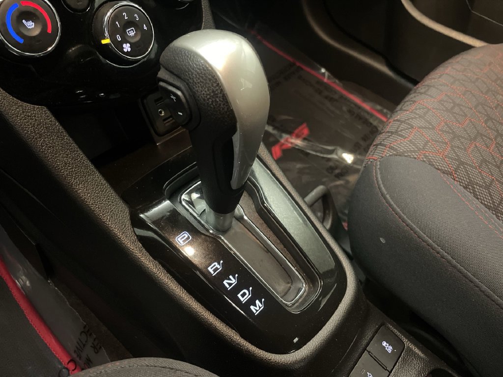 Used 2020 Chevrolet Sonic LT w/ Convenience Package FWD image 9