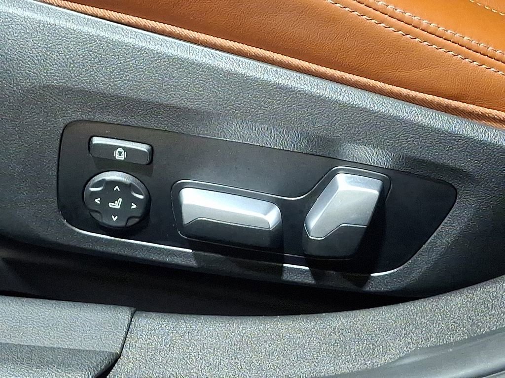 Used 2023 BMW M3 Base w/ M Carbon Exterior Package image 8