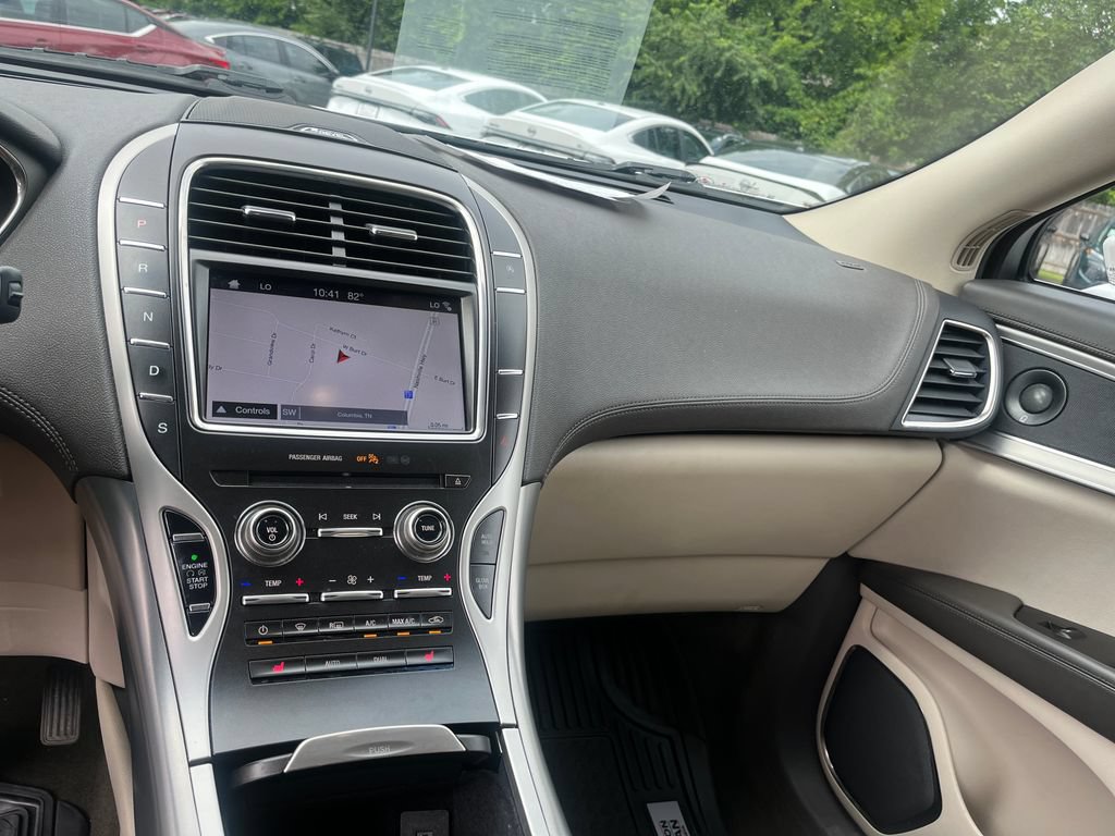 Used 2019 Lincoln Nautilus Select AWD/4WD image 14