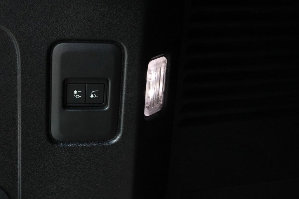 Used 2024 Land Rover Defender 130 V8 image 35