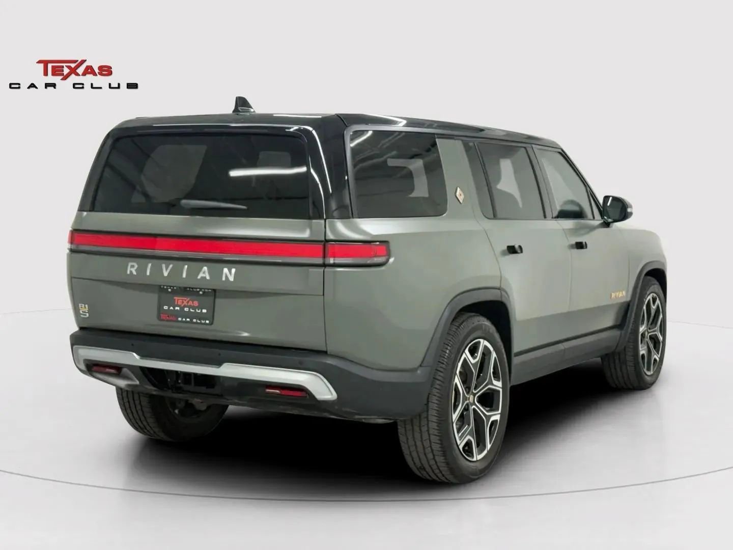 Used 2022 Rivian R1S Launch Edition image 5