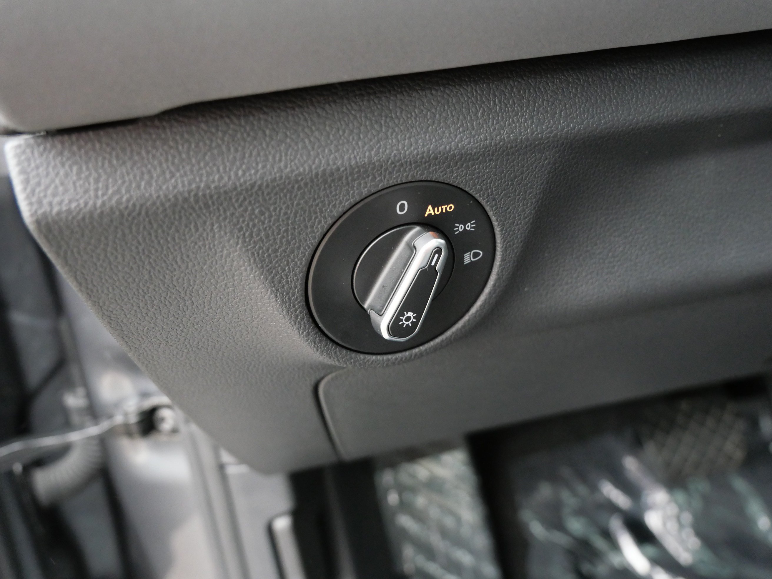 Used 2025 Volkswagen Jetta SE w/ Sunroof Package FWD image 22