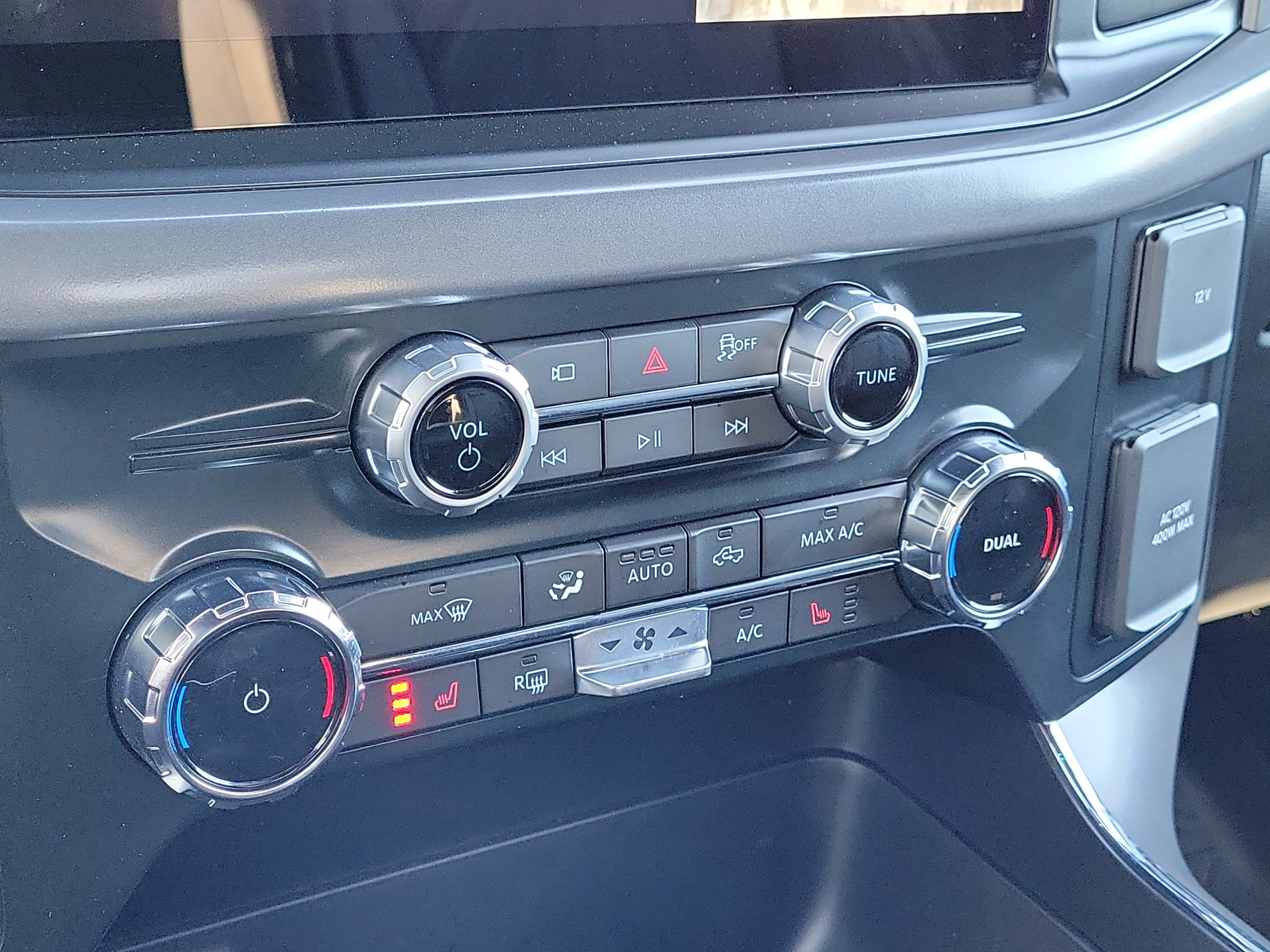 New 2025 Ford F150 XLT w/ Equipment Group 302A MID image 31