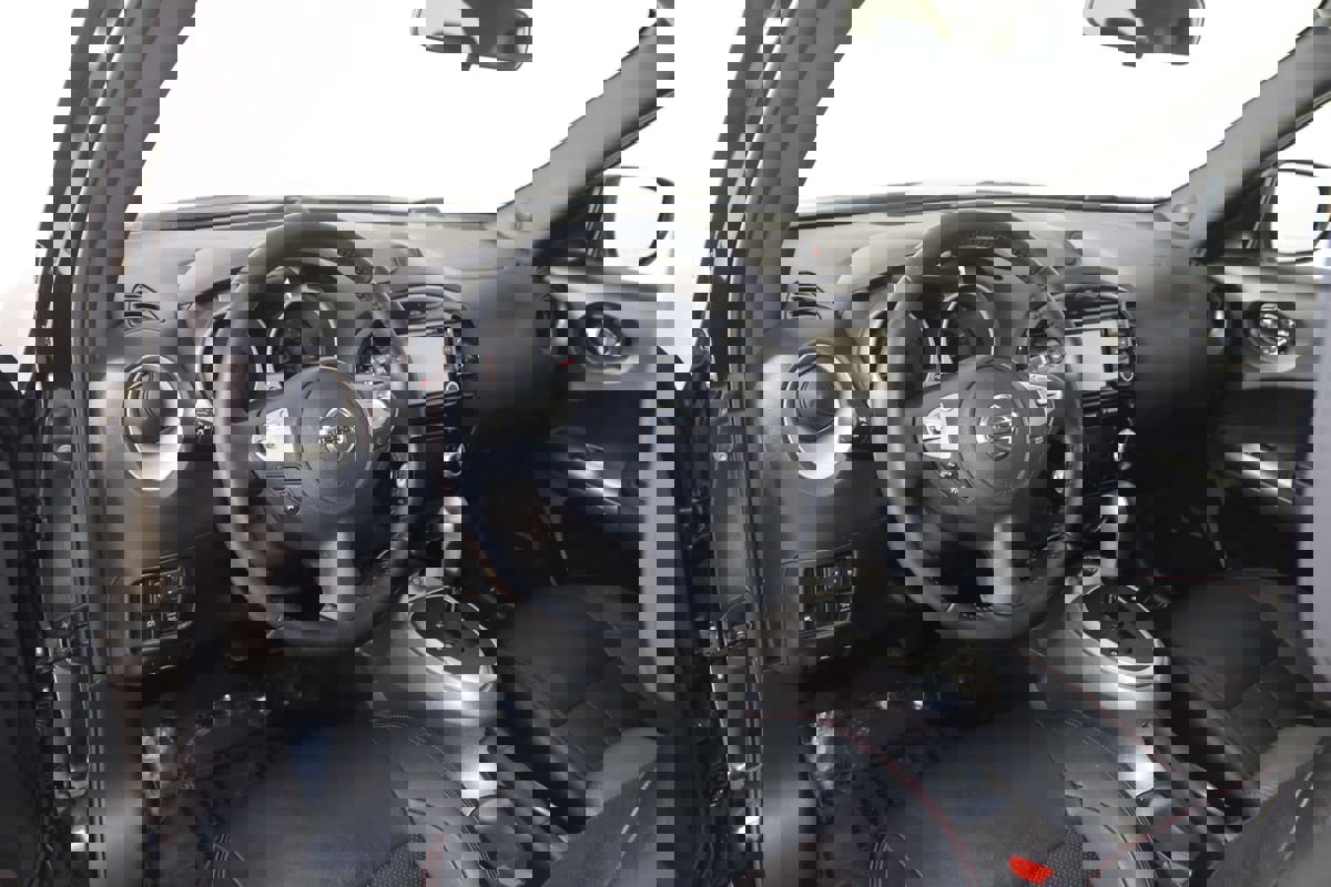 Used 2016 Nissan Juke SL image 24