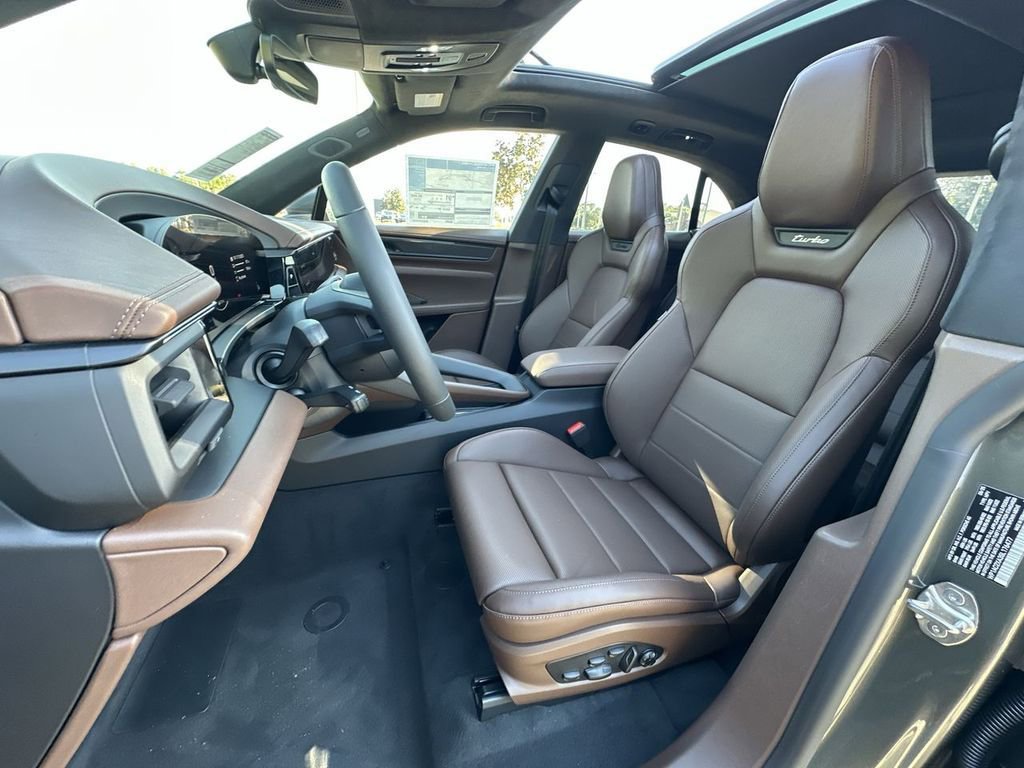 New 2025 Porsche Macan Turbo Electric image 5