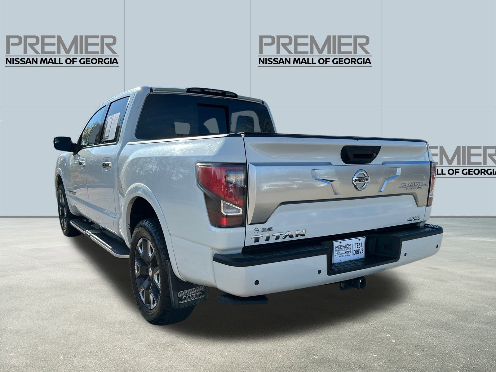 Certified 2021 Nissan Titan Platinum Reserve w/ Moonroof Package image 7