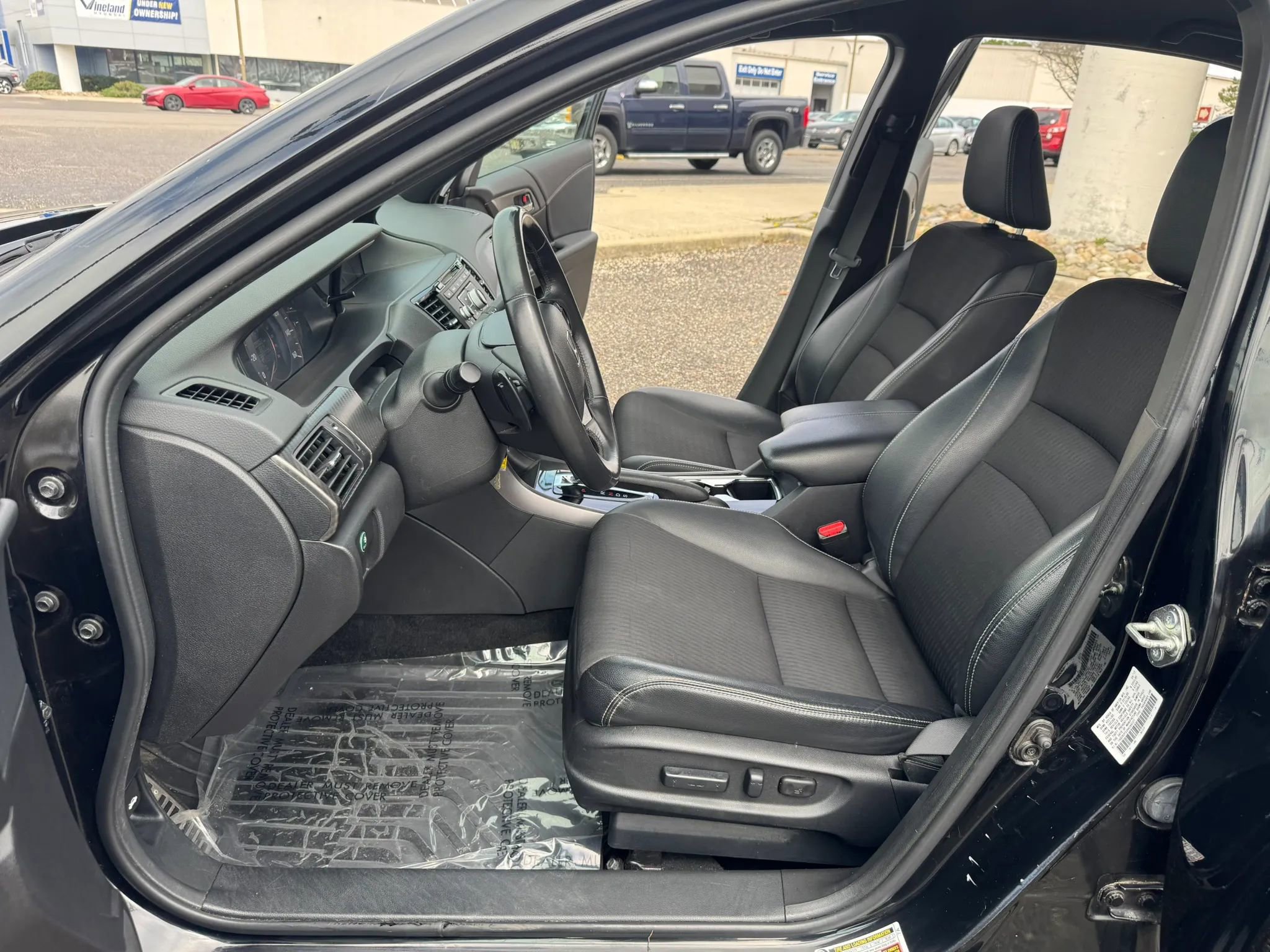 Used 2017 Honda Accord Sport image 9