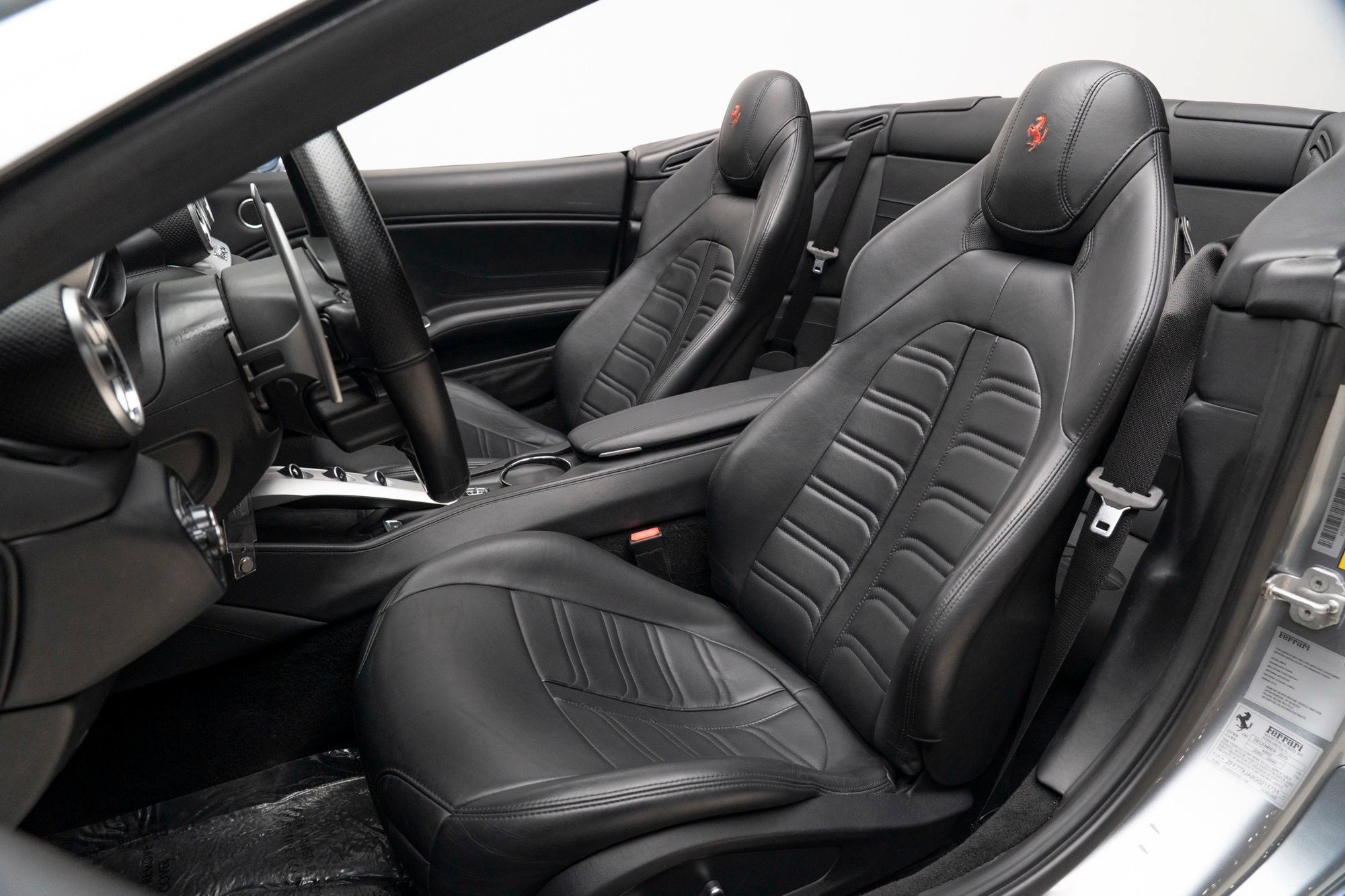 Used 2016 Ferrari California T RWD image 3