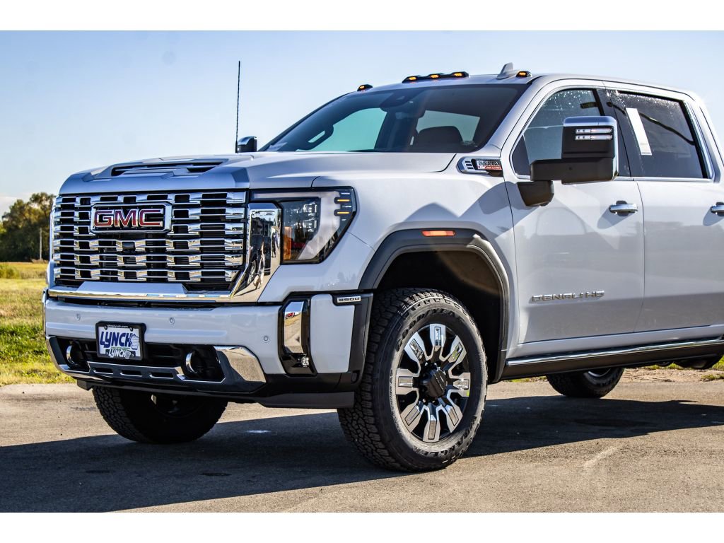 New 2026 GMC Sierra 3500 Denali w/ Denali Reserve Package image 18