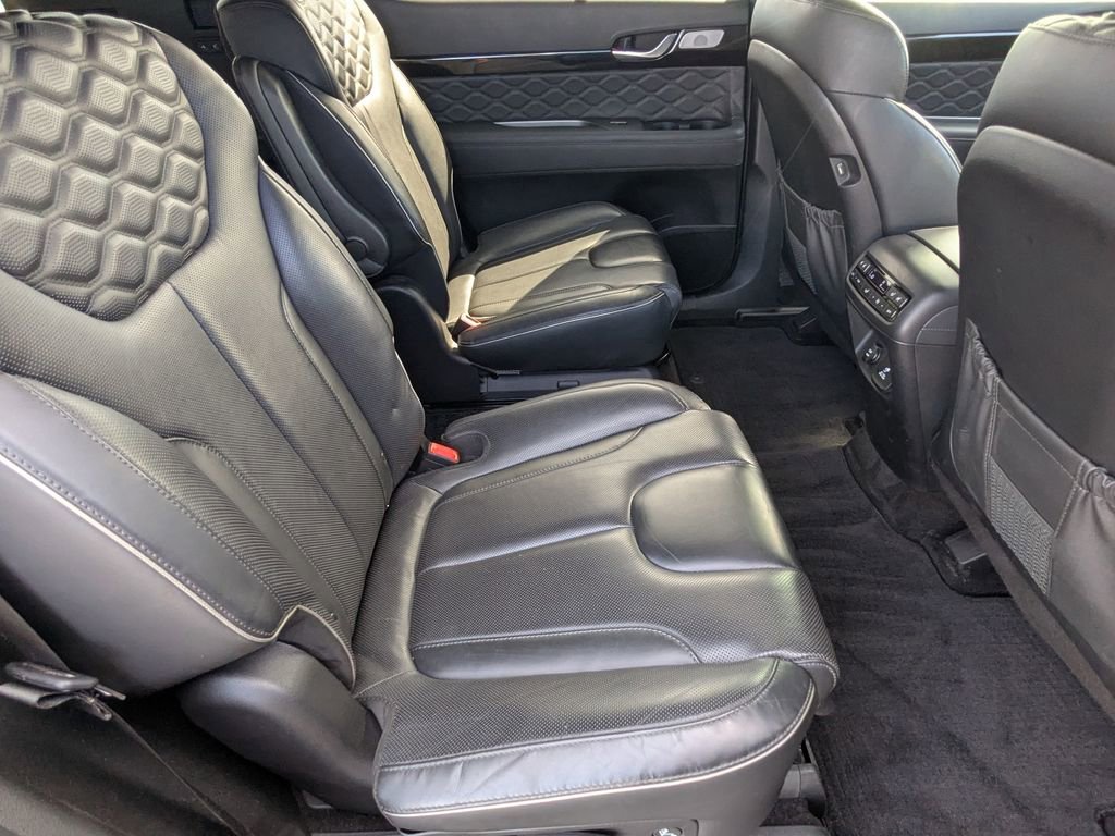 Used 2022 Hyundai Palisade Calligraphy w/ Winter Package image 19