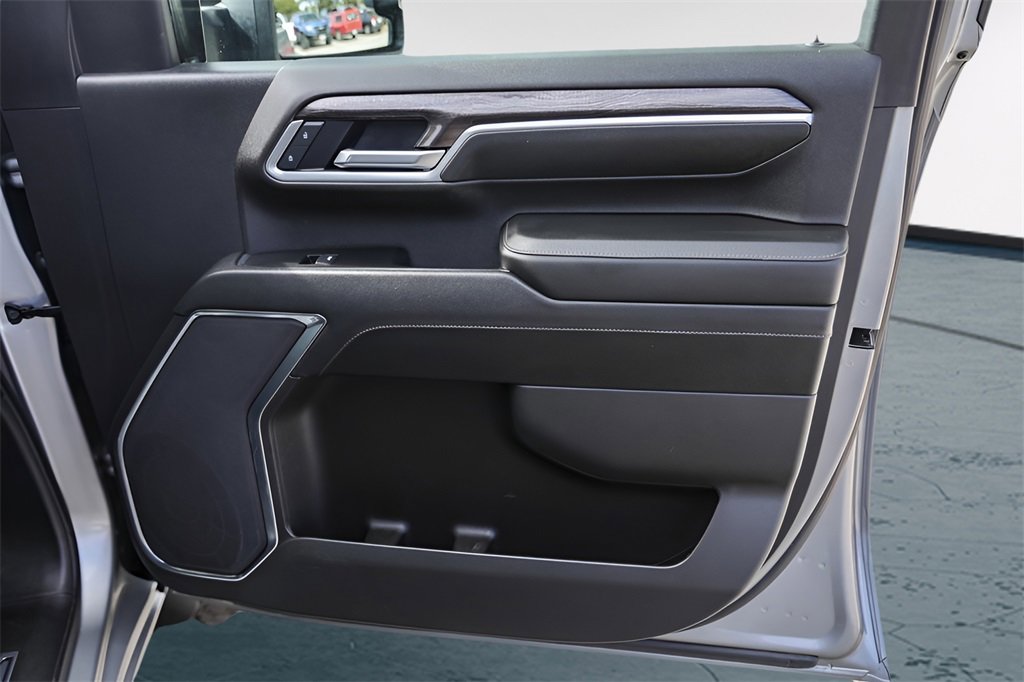 Used 2025 Chevrolet Silverado 2500 LTZ image 30