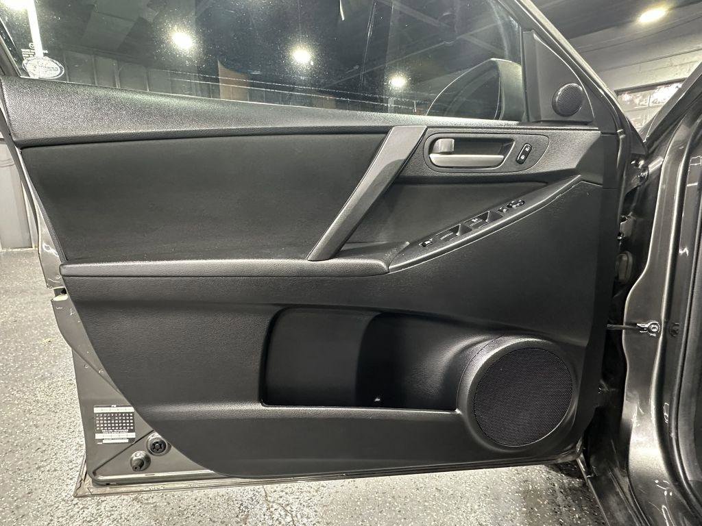 Used 2010 MAZDA MAZDA3 i Touring FWD image 11