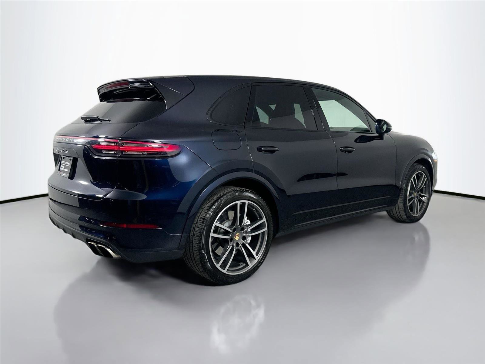 Certified 2022 Porsche Cayenne Turbo AWD/4WD image 7
