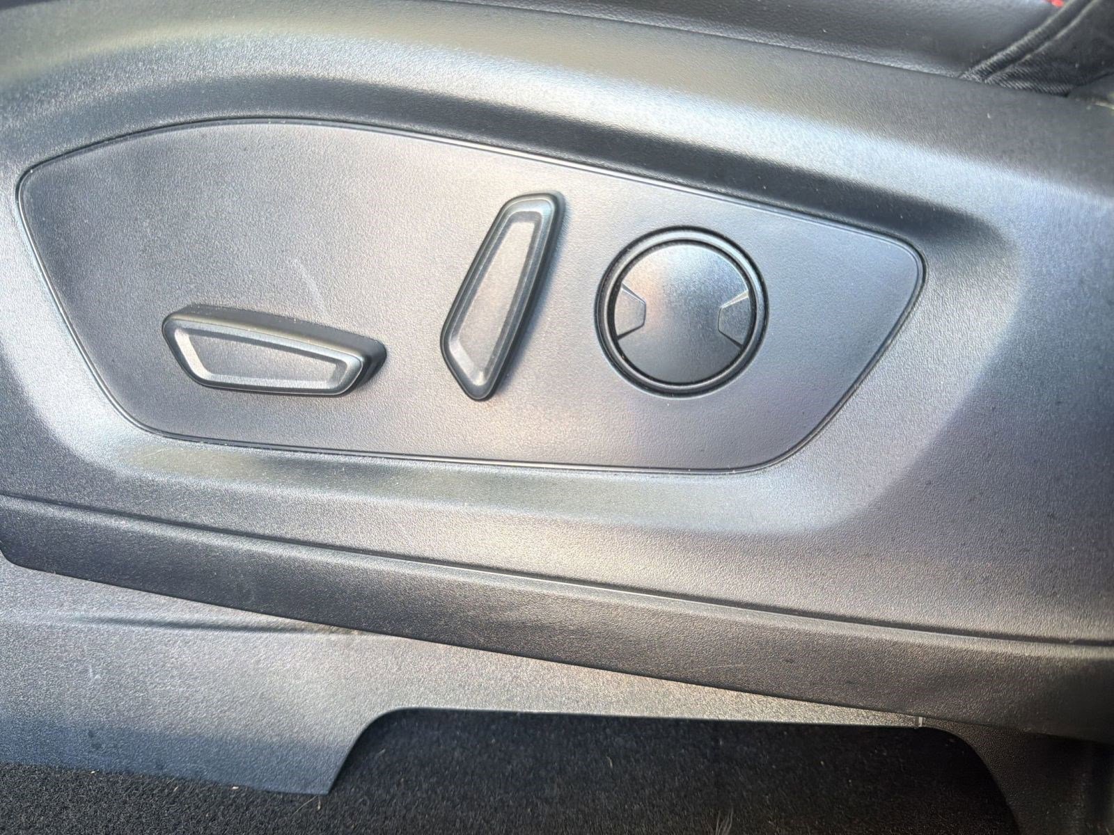 Certified 2025 Ford Explorer ST-Line w/ ST-Line Street Pack image 13