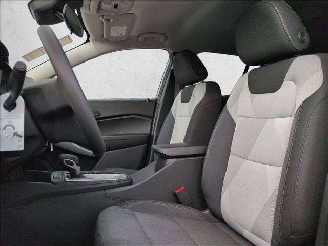 New 2026 Chevrolet Trax LS w/ LS Convenience Package FWD image 4
