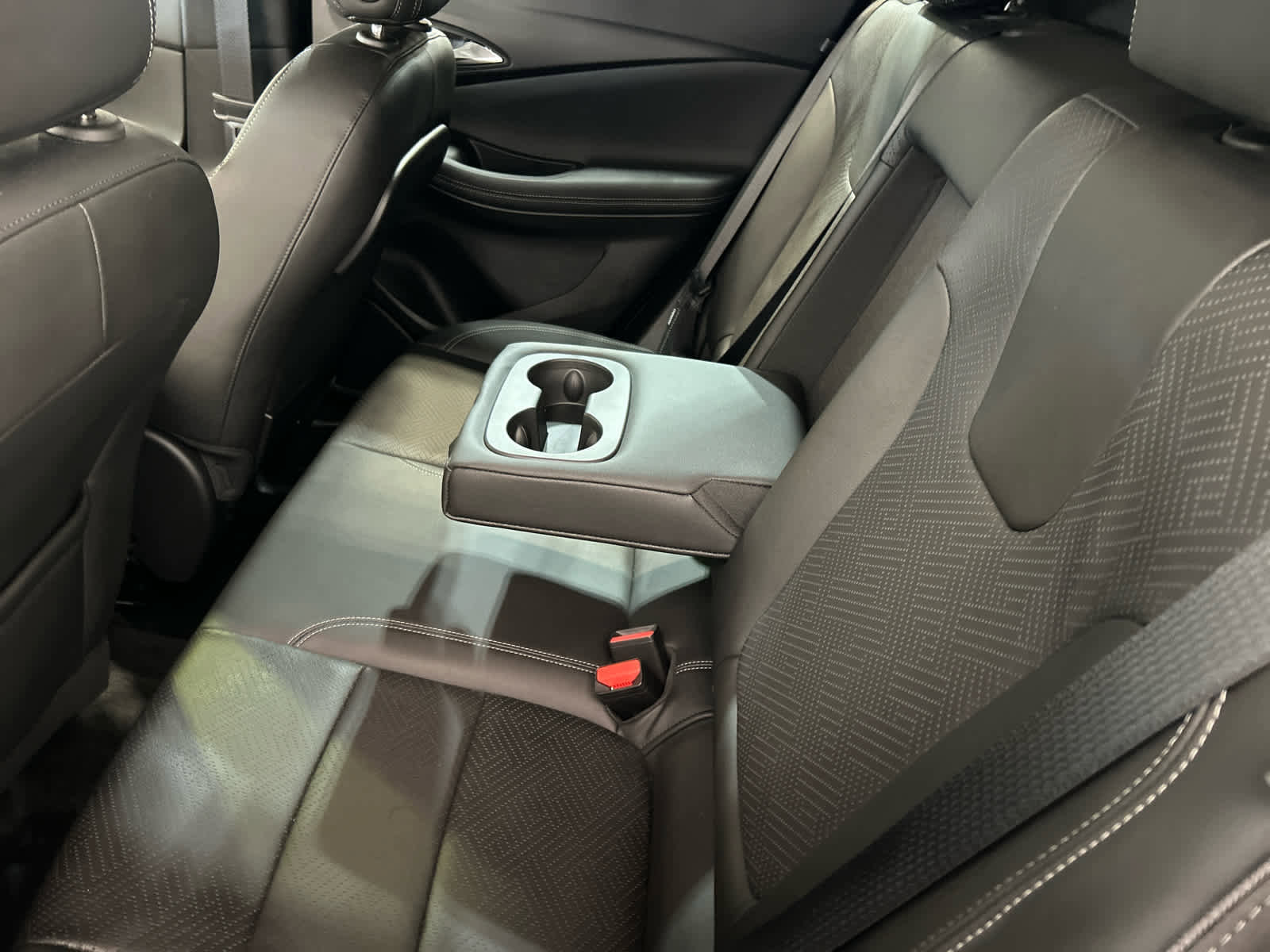 Used 2023 Buick Encore GX Essence w/ Experience Buick Package image 5