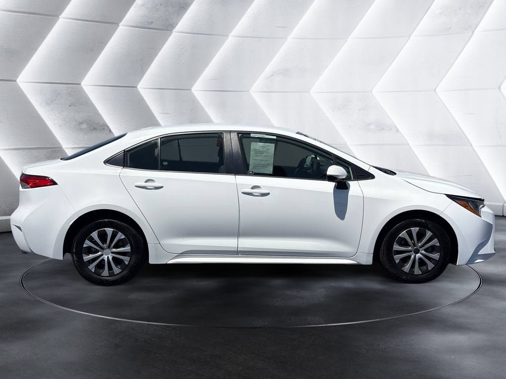 Used 2022 Toyota Corolla LE FWD image 6