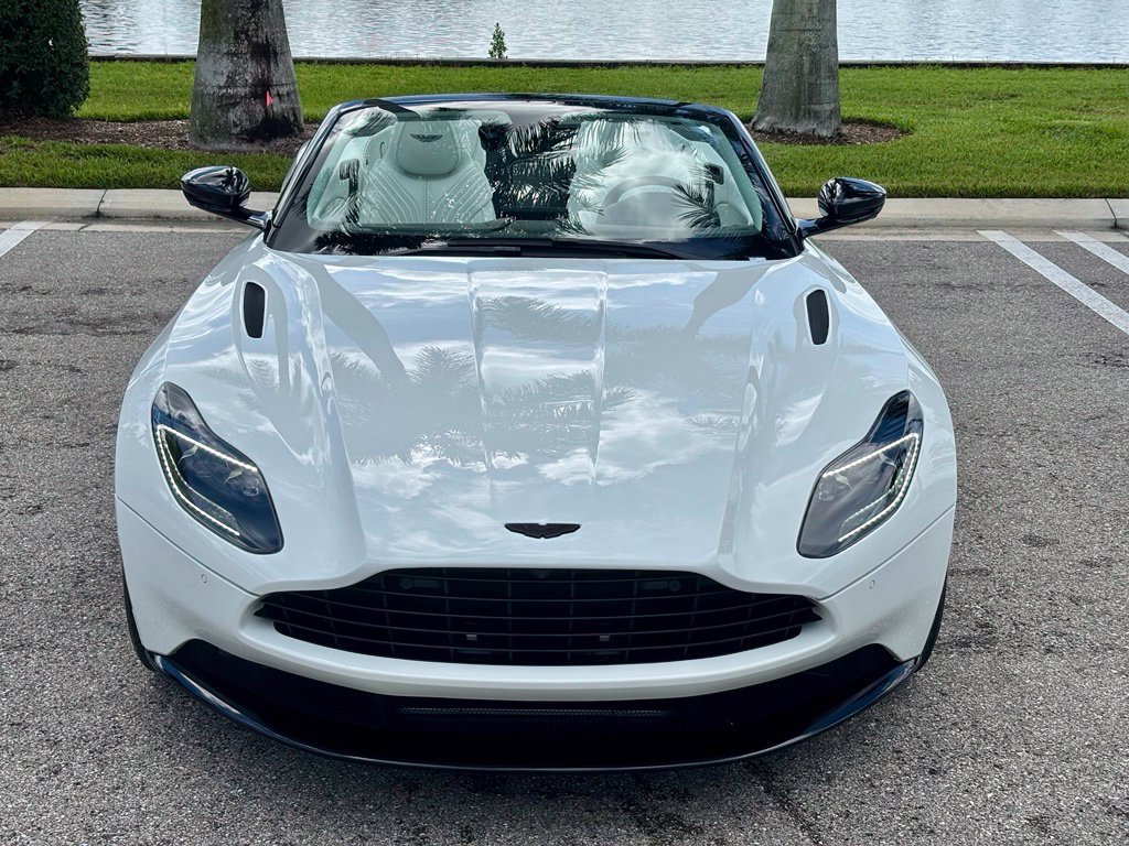 Used 2023 Aston Martin DB11 Volante RWD image 3