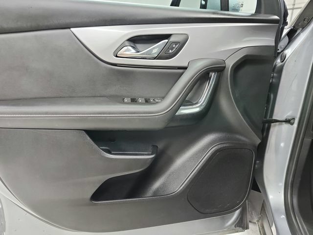 Used 2025 Chevrolet Blazer LT FWD image 33