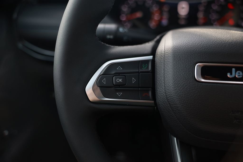 New 2026 Jeep Compass Latitude image 17